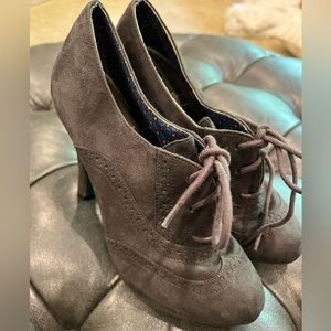 FIONI Oxford Gray Classic Stiletto Heels Size 8.5